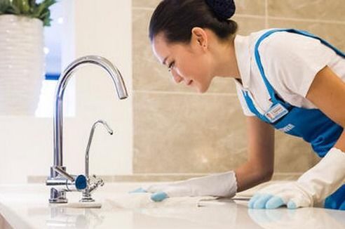 月嫂薪资在家政服务行业中的领先地位