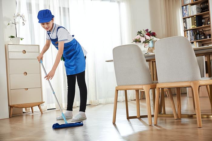 深圳轻喜到家 8年深耕，以科技与标准重新定义现代家政服务